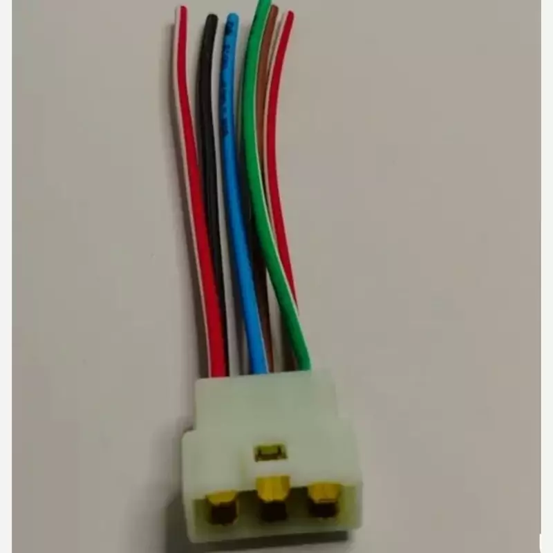 سوکت شش فیش مادگی پراید
