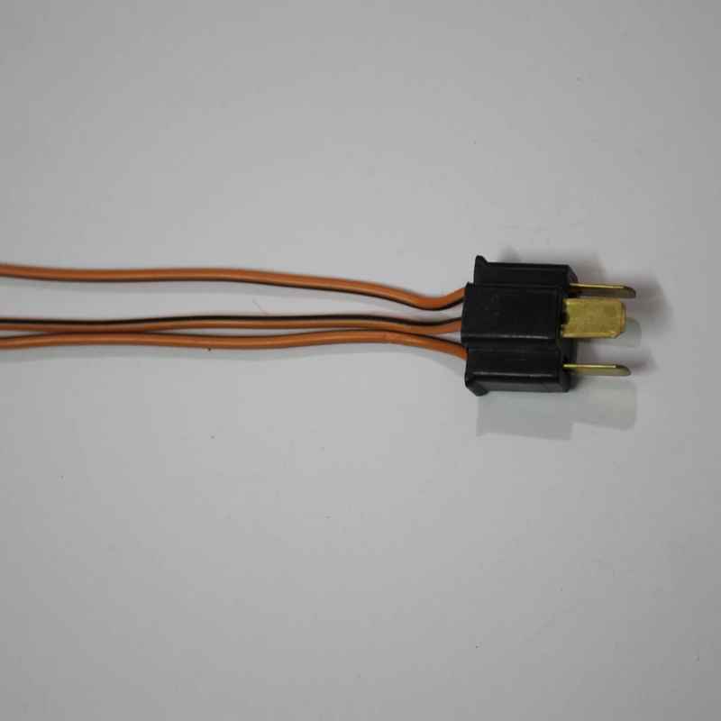 سوکت نری سه فیش چراغ جلو H4